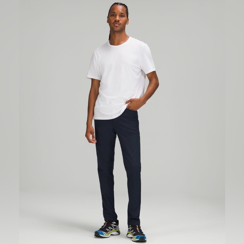 Lululemon ABC Slim Fit 5 Pocket Pant. Warpstreme- True Navy.  31x32